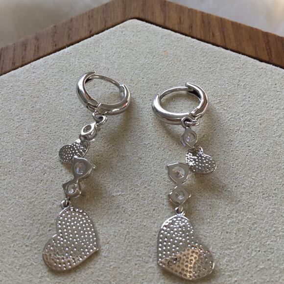 Charm Heart with Crystals Huggie Earrings - Picture 4 of 8